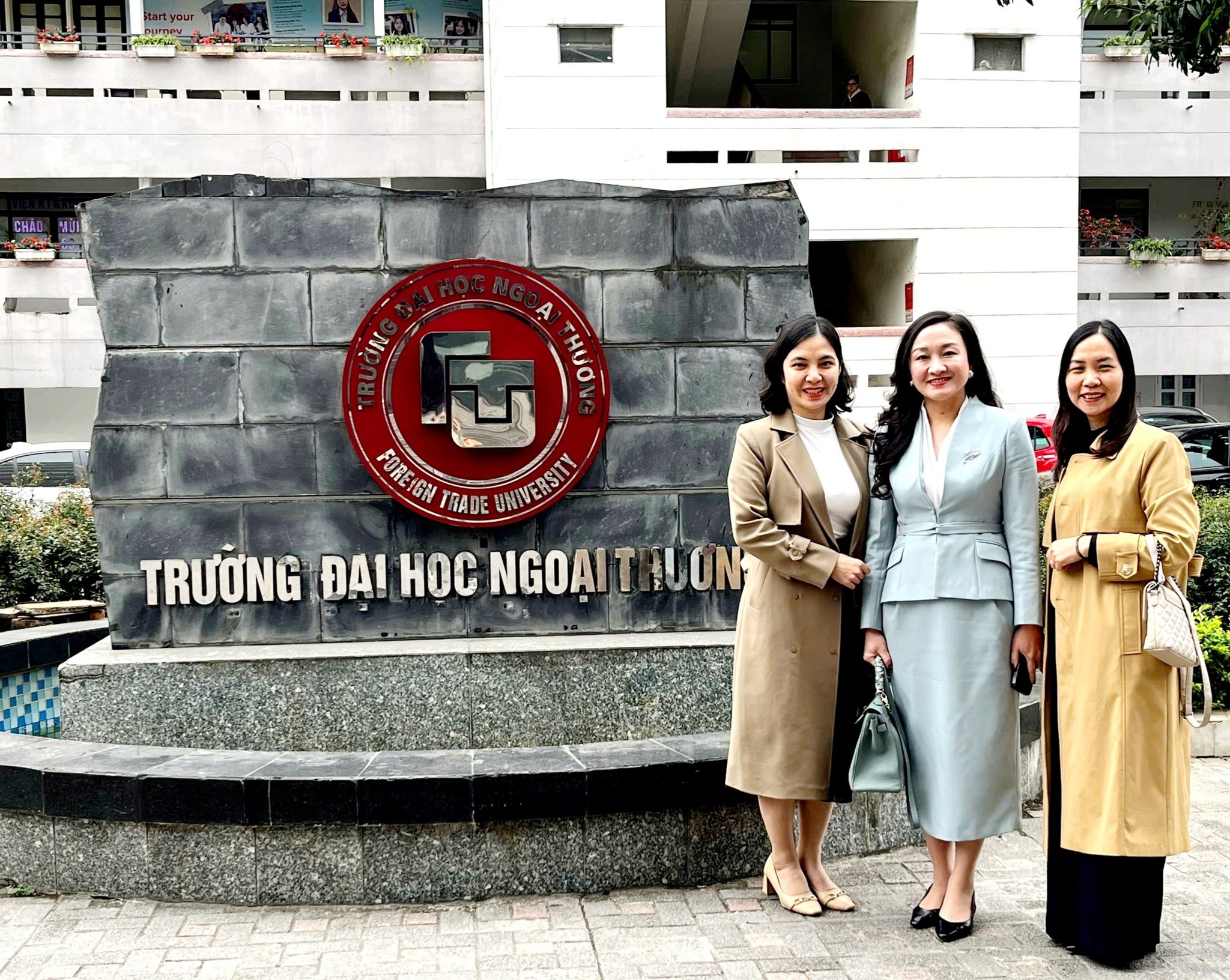 Giảng viên Khoa Tiếng Trung Quốc tham dự Hội thảo khoa học tại Trường ĐH Ngoại thương