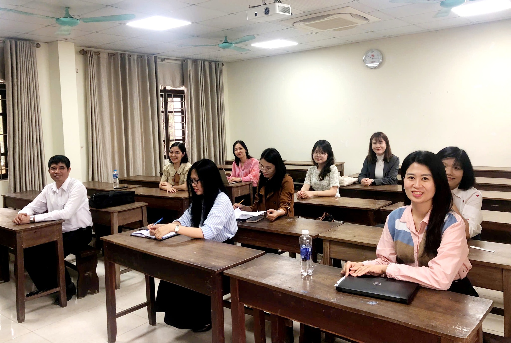 Giảng viên Khoa Tiếng Trung Quốc tích cực tham gia phong trào thi đua “Dạy tốt” chào mừng Đại hội Đảng bộ Trường Đại học Sư phạm Hà Nội 2 lần thứ XIV, nhiệm kỳ 2025-2030