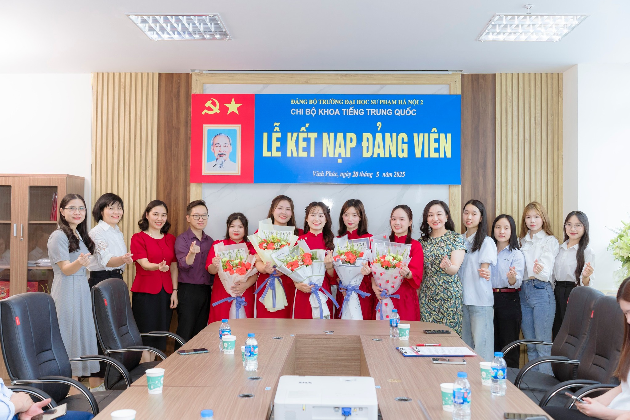Lễ kết nạp Đảng viên lần thứ nhất của Chi bộ Khoa Tiếng Trung Quốc