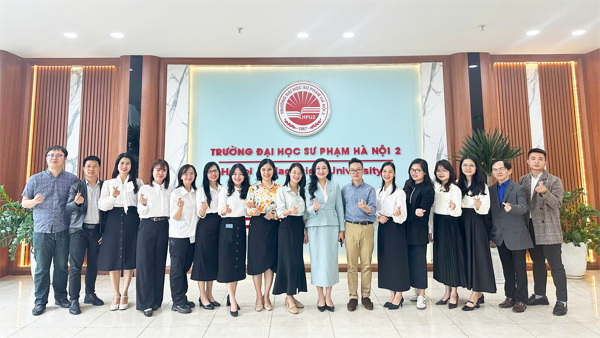 Đội ngũ cán bộ Khoa Tiếng Trung Quốc