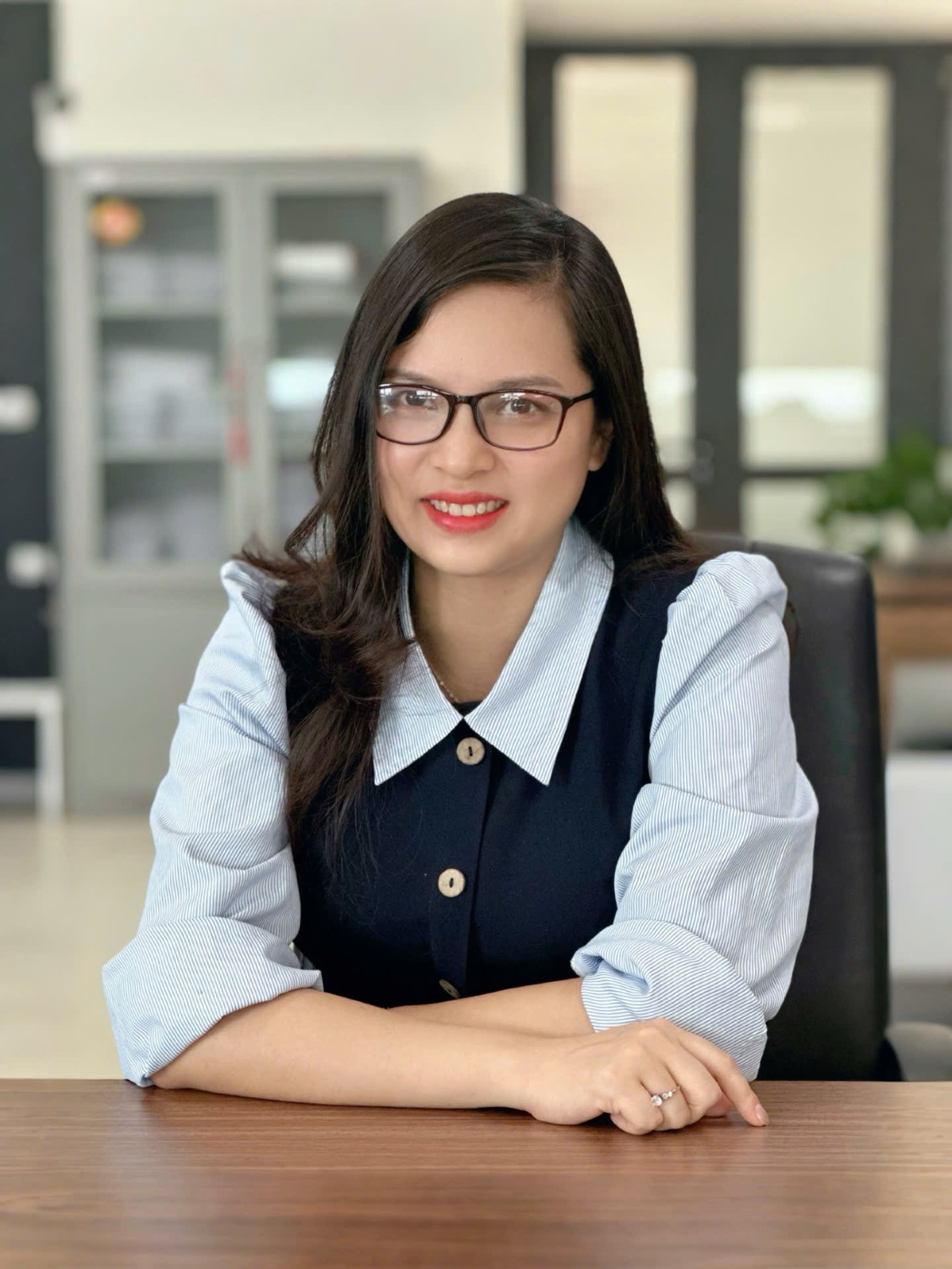 Giới thiệu cán bộ